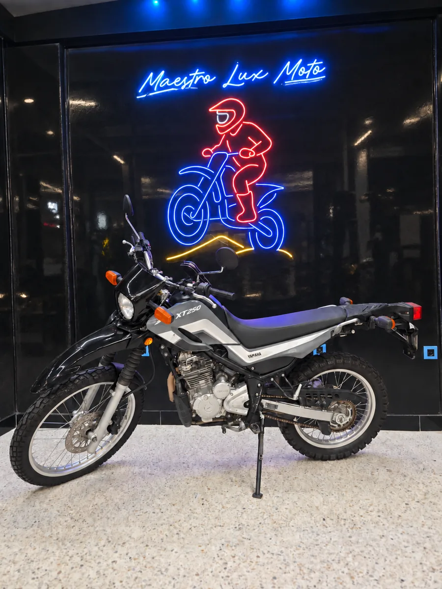 XT 250